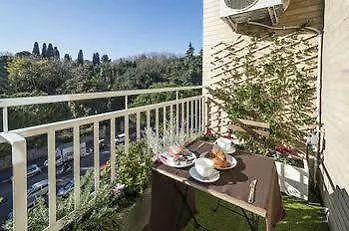 Hotel Happy