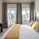 Happy Hotel 2*